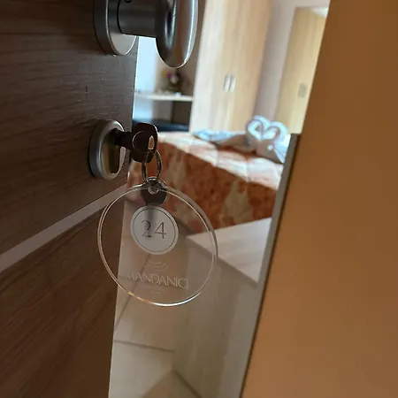 Mandanici :borgo Marsalini 2.0 *