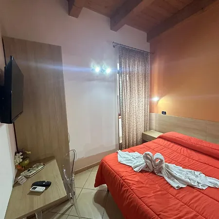 Mandanici :borgo Marsalini 2.0 * Barcellona-Pozzo di Gotto