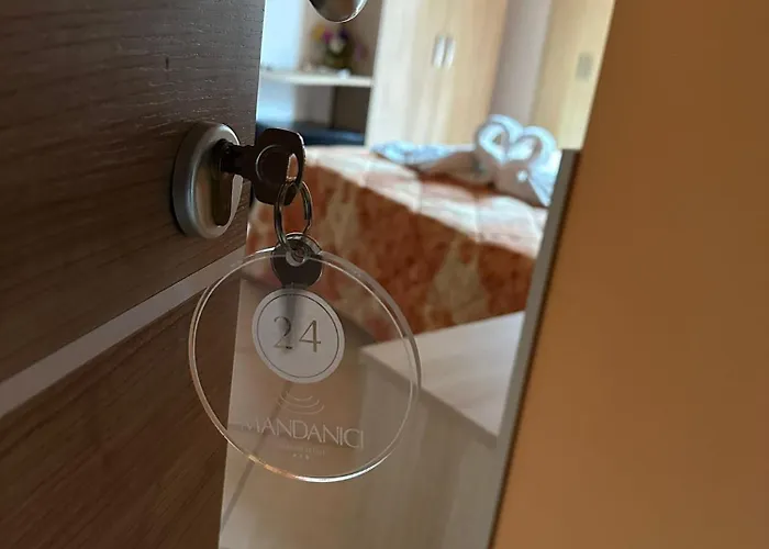 Mandanici :borgo Marsalini 2.0 3*